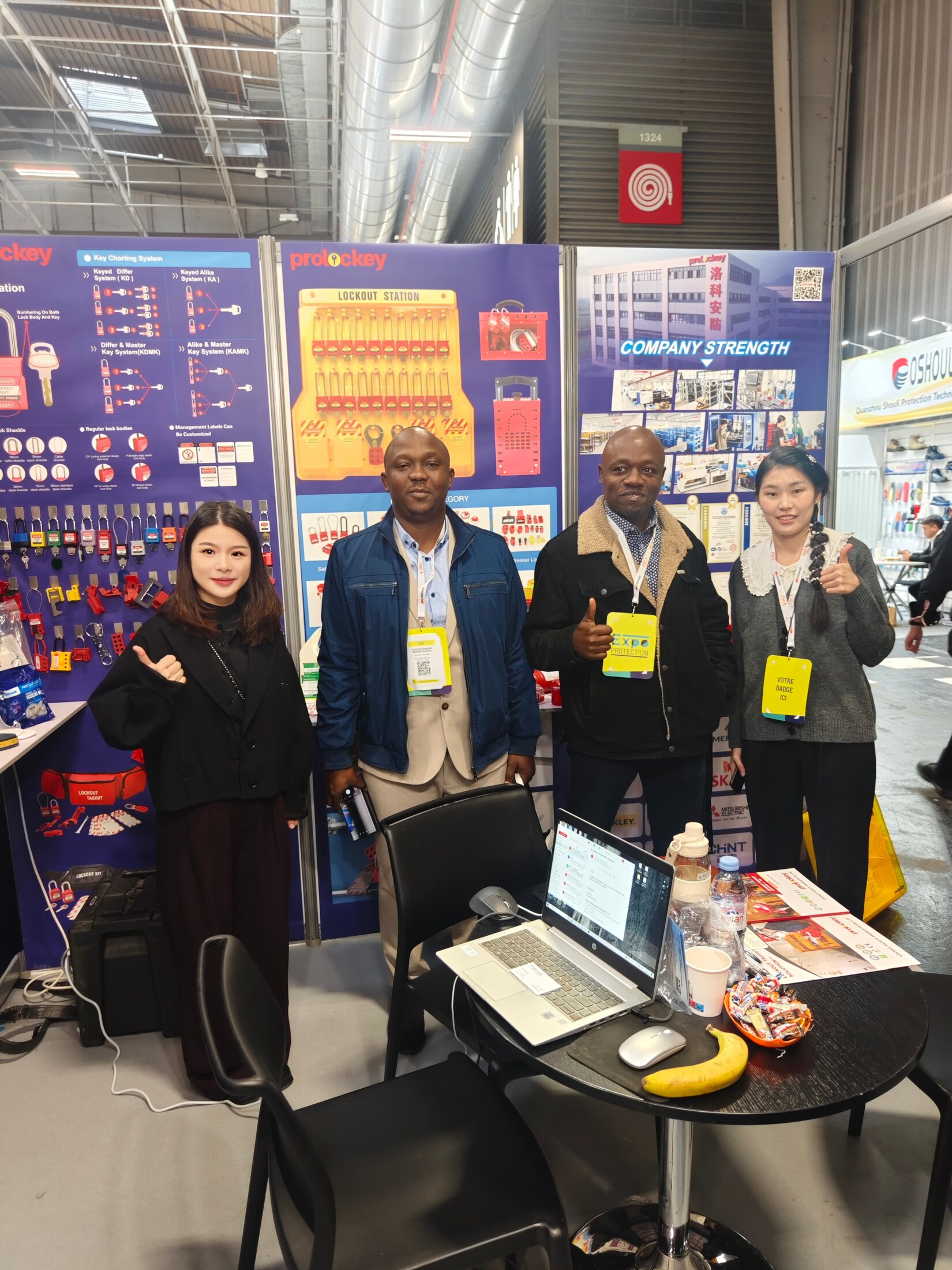 2024 法国 Expoprotection PROLOCKEY 与来访者展位合影