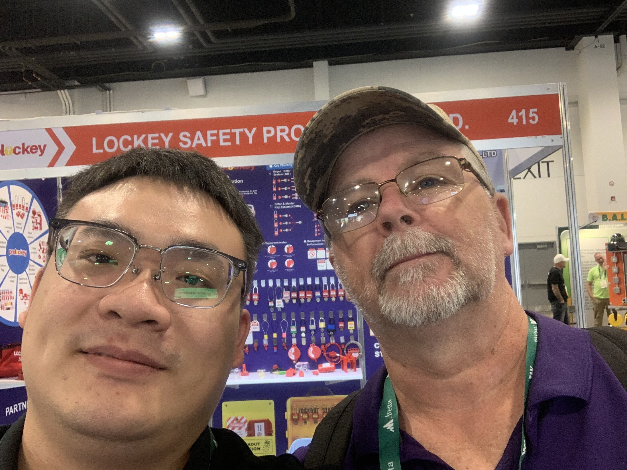 2025 美国 NSC 丹佛展 PROLOCKEY 与来访者合影 · 现场记录 14