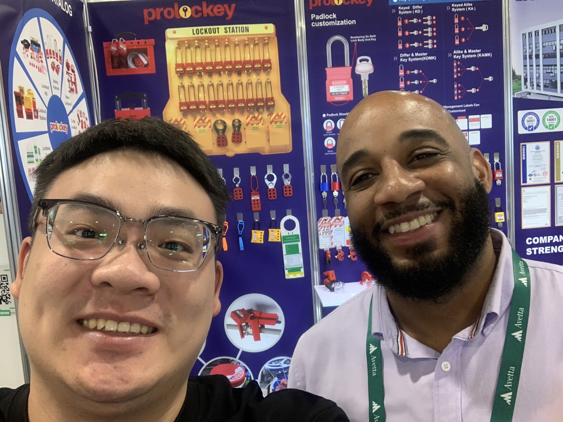 2025 美国 NSC 丹佛展 PROLOCKEY 与来访者合影 · 现场记录 07